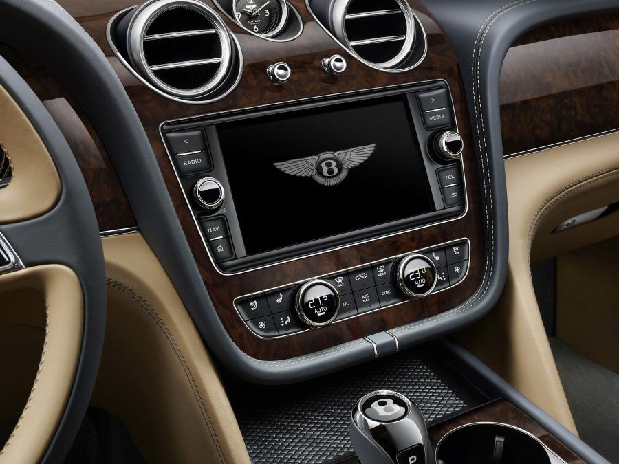 Детали интерьера Bentley Bentayga 2016 года  (WW) (фото 39 из 45)